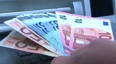 Zabudol 400 eur v bankomate, ešte stále mu nechýbajú