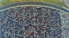 FOTO a VIDEO: Masívna dopravná zápcha pred Pekingom