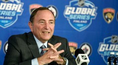 Situácia okolo haly v Taliansku nie je ľahostajná ani komisárovi NHL. Do dejiska hier posiela špecialistov