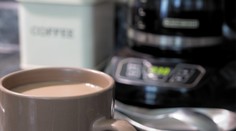 Máte na pracovisku kávovar? Ak z neho pijete kávu, môžete tým ohrozovať vaše zdravie