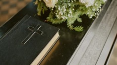 Dievčatko ožilo počas vlastného pohrebu. Nádej pre ťažko skúšanú rodinu schladila zdrvujúca správa