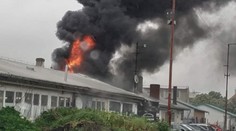 Stačila sekunda a všetko bolo v plameňoch. V levickej autodielni vybuchol ohrievač