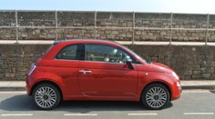 Žena zomrela po bizarnej nehode pri čistení auta. Príbuzní polícii najskôr nechceli veriť