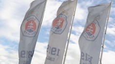 Futbalový ošiaľ v Bratislave. Tehelné pole sa pripravuje na domácu premiéru Slovana v Lige majstrov