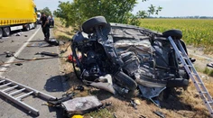 FOTO: Smrteľná nehoda pri Dunajskej Strede. Čelnú zrážku s nákladiakom neprežila 57-ročná žena