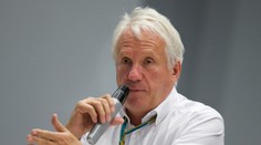 Motoristický svet smúti, zomrel dlhoročný šéf pretekov F1