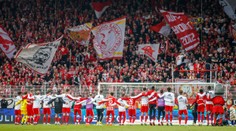 Fanúšikovia prispievali na záchranu a stavali štadión. Teraz sa ich klub derie medzi nemeckú elitu