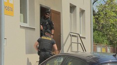 Poštu v Križovanoch prepadol ozbrojený lupič. Reakciu zamestnankyne zrejme nečakal