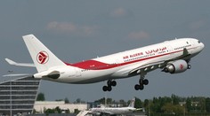 Trosky zmiznutého alžírskeho lietadla lokalizovali na juhu Mali