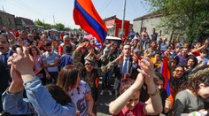 V Arménsku sa opäť protestuje, demonštranti zablokovali ulice aj cesty z mesta