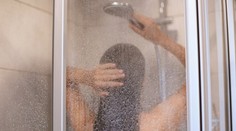 Nesprchujte sa každý deň. Dermatologička radí, ako hygienou svojej pokožke neškodiť