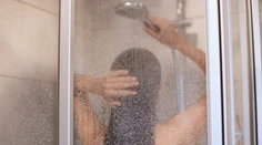 Nesprchujte sa každý deň. Dermatologička radí, ako hygienou svojej pokožke neškodiť
