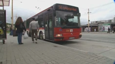 Žiaci cez koronaprázdniny necestovali, no peniaze za predplatné cestovné im nikto nevráti