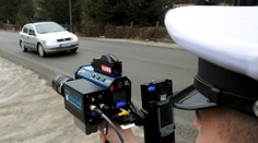 Bizarný prípad: Prekročenie rýchlosti o 1 km/h ho vyšlo riadne draho. Zaplatiť musel takmer 3 000 eur