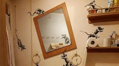 Aj Banksy pracuje z domu. Vtipné umelecké dielo vytvoril v kúpeľni