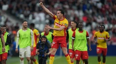 Lens v závere vydarenej sezóny oslavuje trofej. Prvýkrát v histórii získal domáci pohár