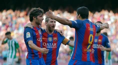 Barcelona vyrovnala gólový rekord Ligy majstrov, Messi legendárneho Eusébia