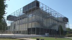 Minuli už 13 miliónov, no potrebujú ešte aspoň dva. Warholovo múzeum v Medzilaborciach zostáva zatvorené