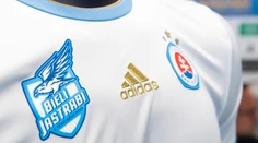 Slovan predstavil nové dresy, rozhodlo sa aj o osude brankára Greifa