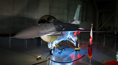 FOTO a VIDEO: V USA predstavili prvú stíhačku F-16 so slovenským znakom