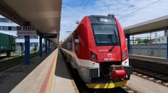 Horúčavy ochromili vlaky, naberajú hodinové meškania