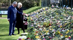 Kráľovské pohreby sledovali v Londýne státisíce ľudí - tentoraz to bude inak