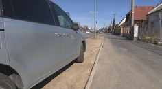 Obyvatelia bratislavskej Rače vedú spory s vodičmi a cyklistami. Za všetko môže rekonštrukcia chodníka