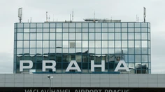Zima ochromila aj pražské letisko. Pozastavilo odlety aj prílety