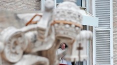 Pápež František sa dnes začal modliť za koniec pandémie koronavírusu