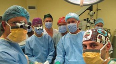 Muž s prvým úspešne transplantovaným penisom sa stane otcom