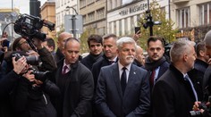 Búrlivé oslavy 17. novembra v Česku: Na prezidenta Petra Pavla pri pamätníku kričali a nadávali mu