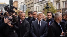 Búrlivé oslavy 17. novembra v Česku: Na prezidenta Petra Pavla pri pamätníku kričali a nadávali mu