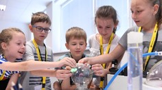 Nákup učebníc prvouky pre druhákov sa komplikuje. Úrad zrušil tender ministerstva