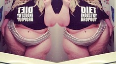 Fotí sa v spodnej bielizni, pretože sa cíti krásna ako bohyňa