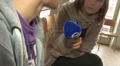 Mladík tvrdí, že ho na výsluchu zbili