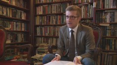 Martina vlani v MHD napadol cudzí muž. Všetko zachytila kamera, polícia ho doteraz nevypátrala