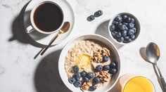 Tri potraviny, ktoré by ste mali jesť na raňajky, aby ste znížili riziko „tichého zabijaka“