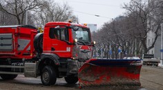 Prichádza zlom v počasí. Na cestách a chodníkoch treba byť opatrný