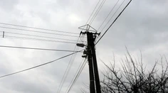 Búrky odstavili elektrinu: Tisíce domácností zostali bez prúdu