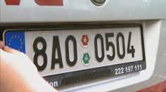 ŠPZ nás stoja päťkrát viac ako Čechov. Monopol na ne má firma ešte z čias Mečiara