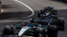 Prvé pódium Antonelliho či kolízia lídra. Verstappen je bod od dištancu, Kanadu si podmanil Russel
