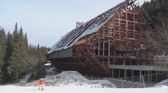 Vyhorený hotel Junior v Jasnej stále neotvorili. Podľa majiteľov je na vine stavebná firma