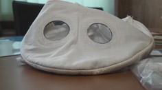 V Rajci našli historické rúška. Ľudia v nich vyzerajú komicky, ale idú na dračku