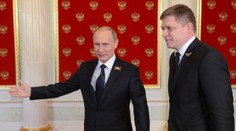 Slovensko je pre Rusko nepodstatné, Fico si svoju pozvánku na Červené námestie vyprosil, tvrdí politológ