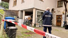 Polícia v Nemecku identifikovala všetky tri zavraždené osoby, ktoré našla v dome. K zabitiu sa priznal Slovák
