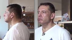 Kloktať a prehĺtať: Expremiér Paroubek robí v relácii o chudnutí bizarné cviky