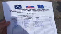 Podvodníci pristihnutí priamo pri čine. Pozrite sa na ich reakciu