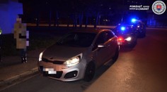 Opitý vodič v Bratislave viezol dve malé deti. Pri predbiehaní narazil do auta, šoférku nakoniec aj napadol