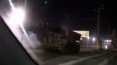 VIDEO: Svedok nakrútil kolóny vojenských vozidiel aj tanky na okraji Donecka