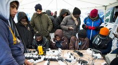 Migranti si vytvorili vlastné mesto. Nechýba im wi-fi či divadlo